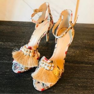 Gianni Bini Marrako Floral Print Velvet Tassel